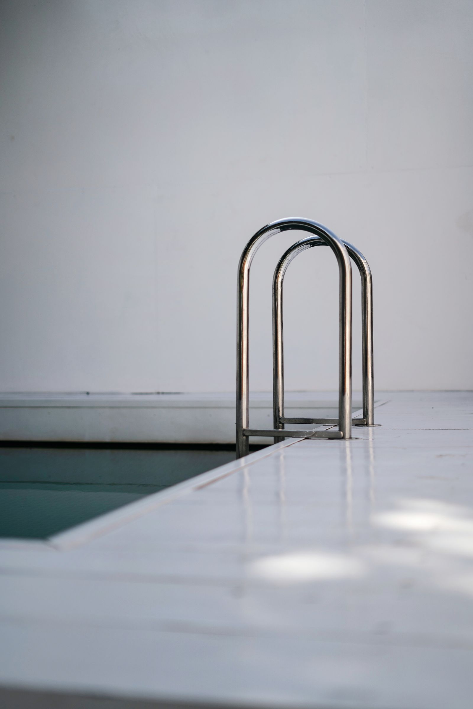 Corrimão em inox junto a piscina exterior